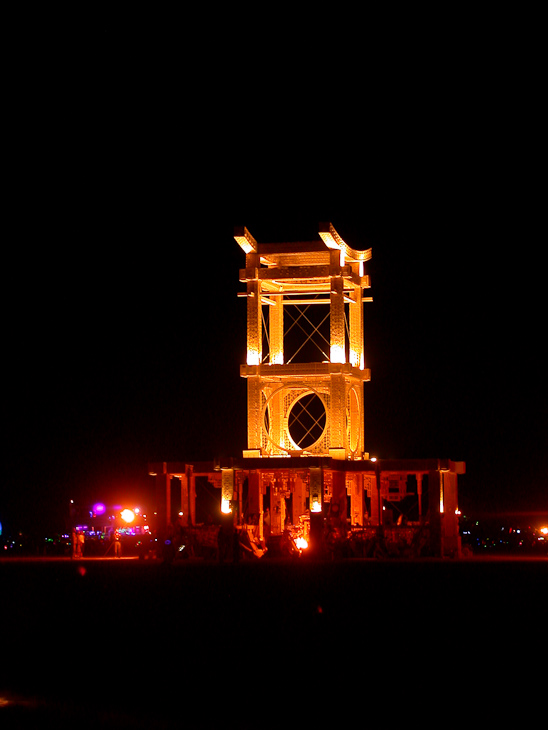 The Temple begins to burn, Burning Man photo