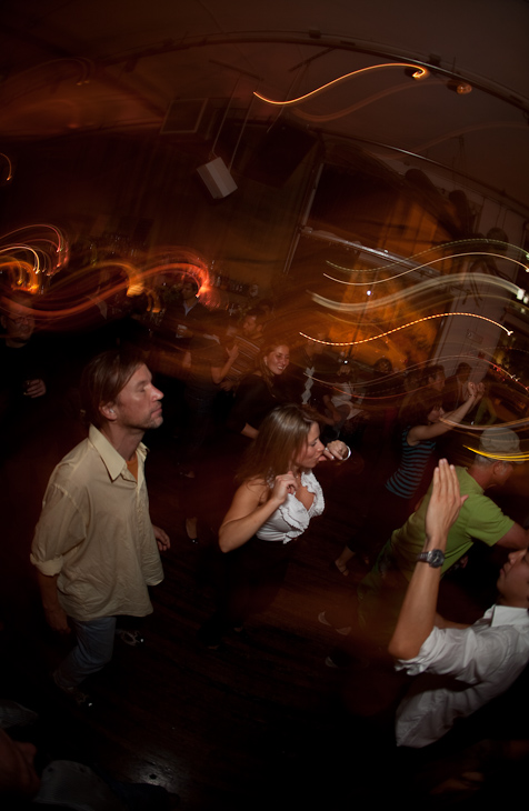 Dance Floor, Qoöl photo