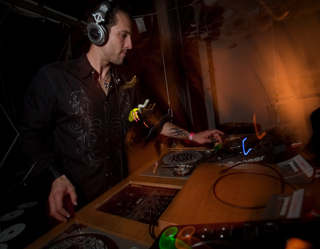 DJ Kramer, Qoöl photo