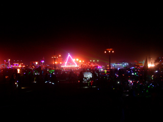 The Crowd Gathers for the Burn, Burning Man photo