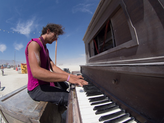 Playa Pianist, Burning Man photo