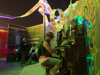 Organ, Burning Man photo